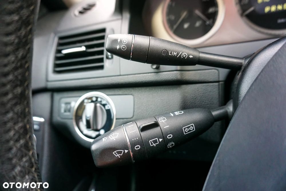 Mercedes-Benz Klasa C 200 Kompressor Automatik Avantgarde - 32