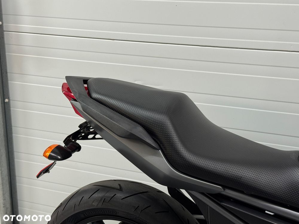 Yamaha XJ - 6