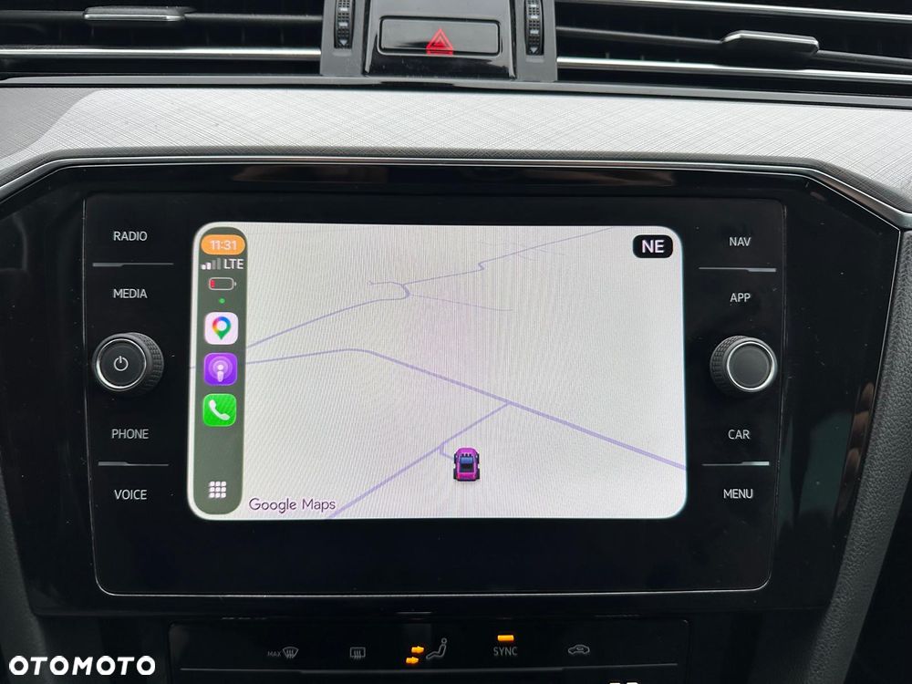 Volkswagen Passat Variant 2.0 TDI SCR DSG R-Line - 11