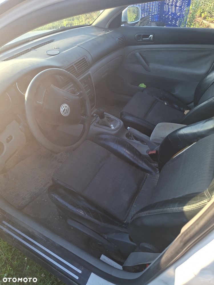 Volkswagen Passat - 5
