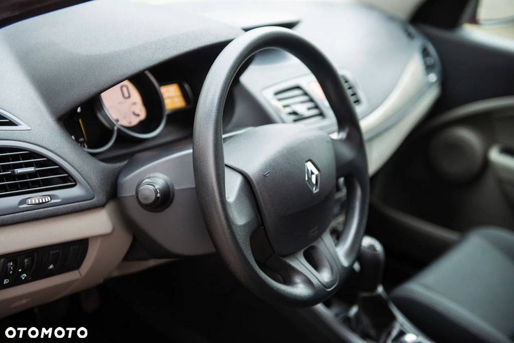 Renault Megane 1.6 16V 110 Dynamique - 19