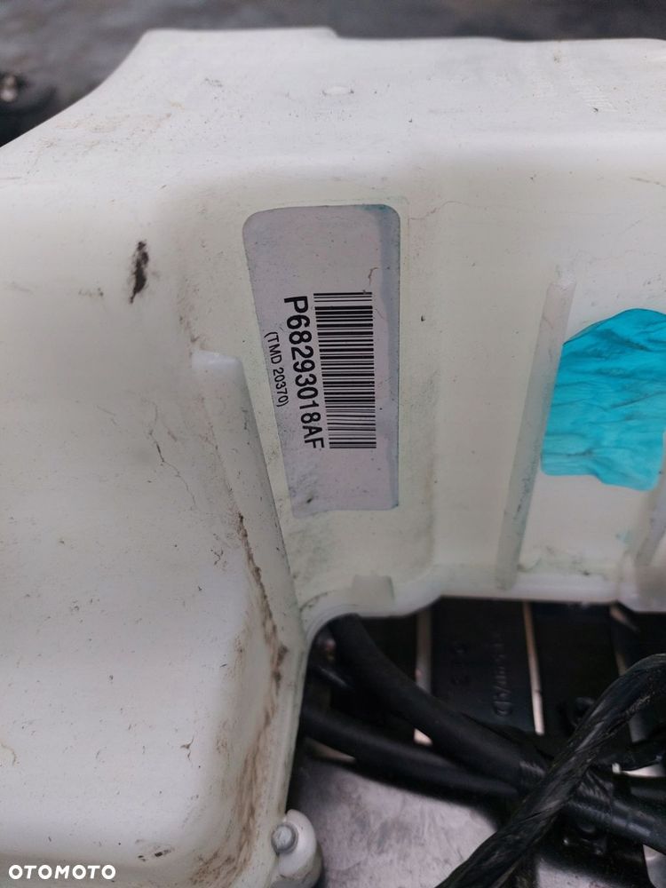 Jeep Wrangler JL 2018 zbiornik płynu spryskiwaczy - 2