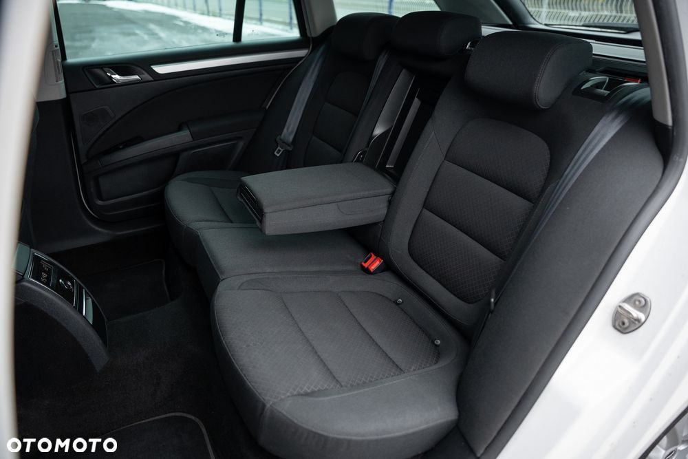 Skoda Superb 2.0 TDI DSG Active - 35