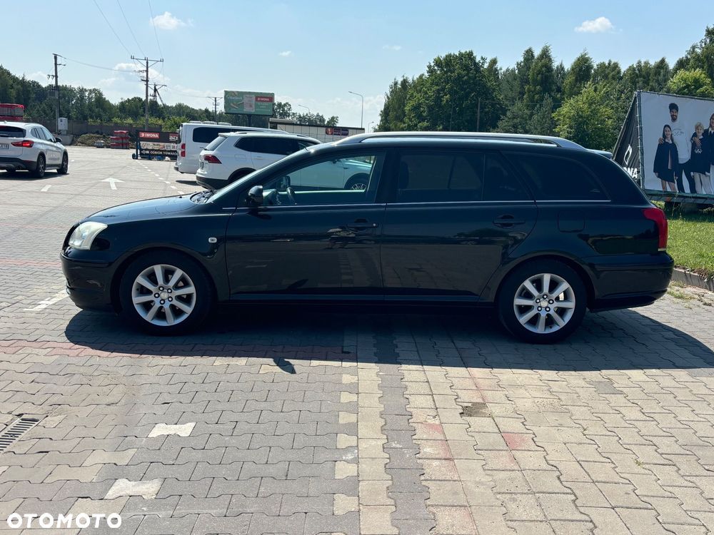 Toyota Avensis 1.8 VVT-i Combi - 2