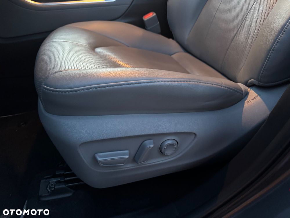 Toyota Highlander 2.5 Hybrid Executive - 26