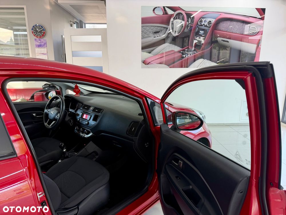 Kia Rio 1.2 L - 8