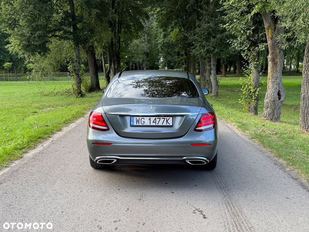 Mercedes-Benz Klasa E 220 d 4-Matic 9G-TRONIC - 14
