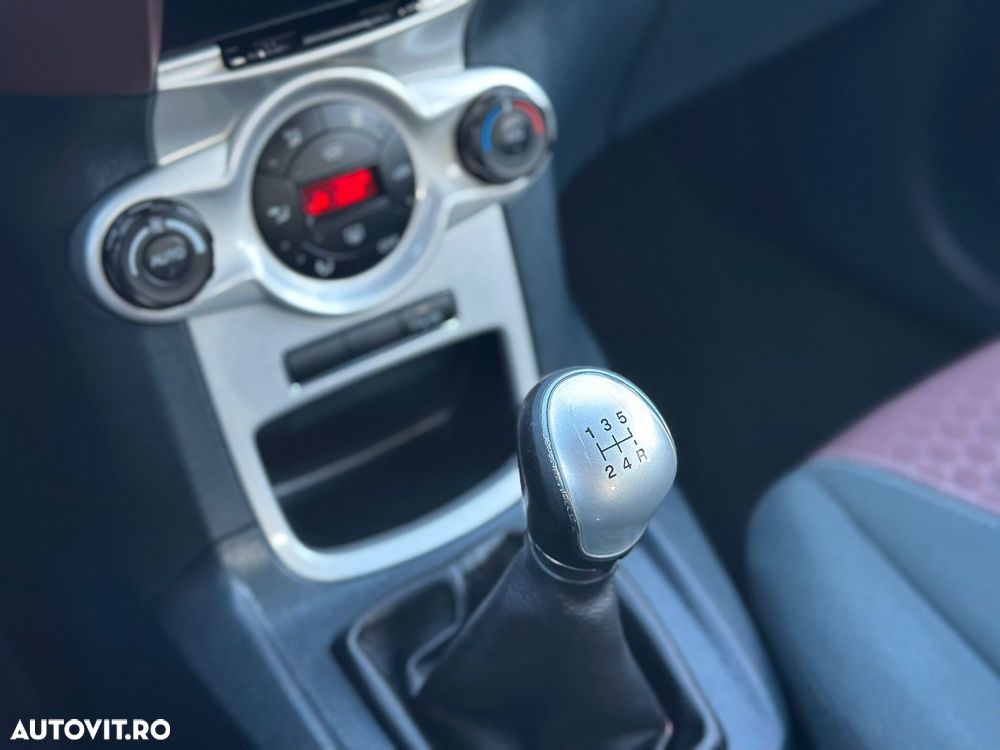 Ford Fiesta 1.4i Trend - 18