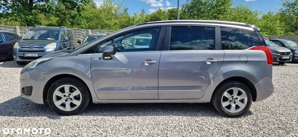 Peugeot 5008 - 8