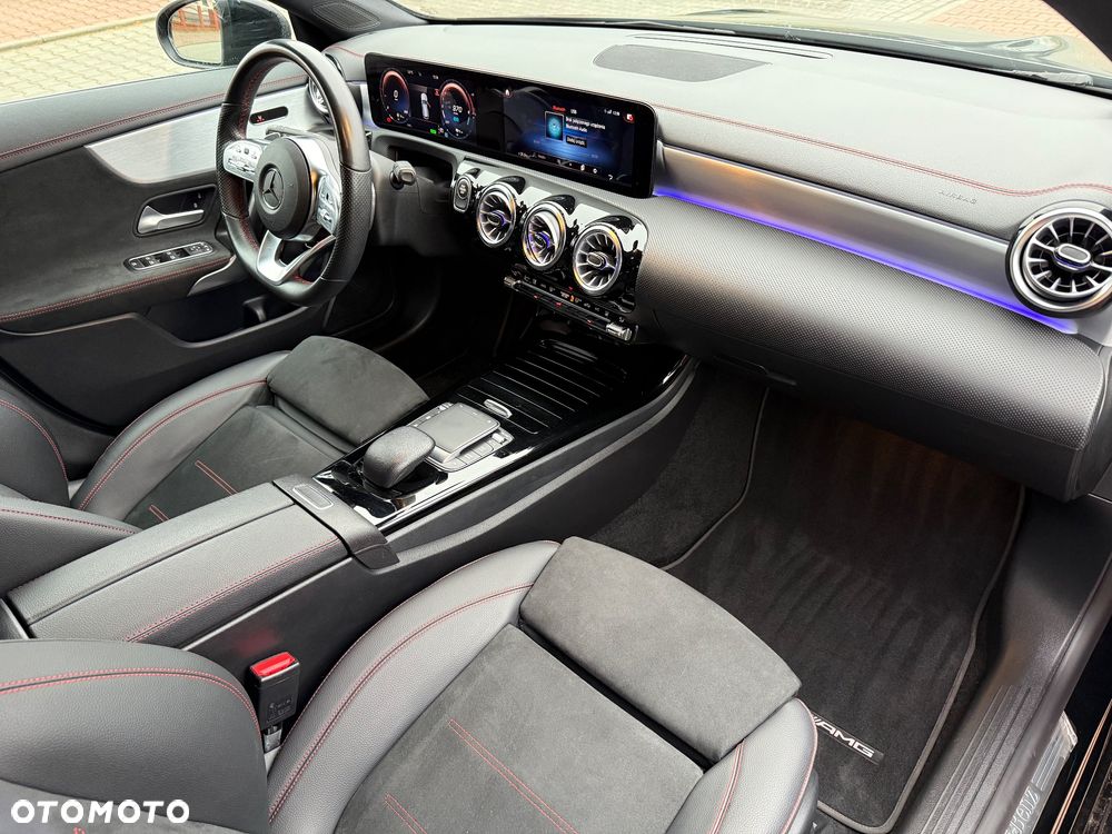 Mercedes-Benz CLA 250 E AMG Line 8G-DCT - 11