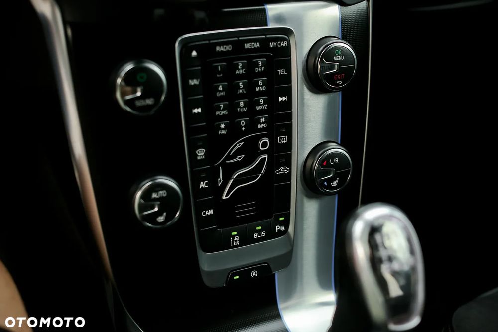 Volvo V40 D3 R-Design - 31