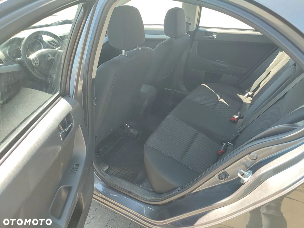 Mitsubishi Lancer 1.8 Intense - 14
