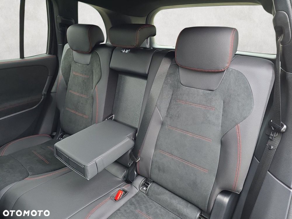 Mercedes-Benz GLB - 12