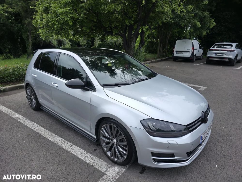 Volkswagen Golf - 8