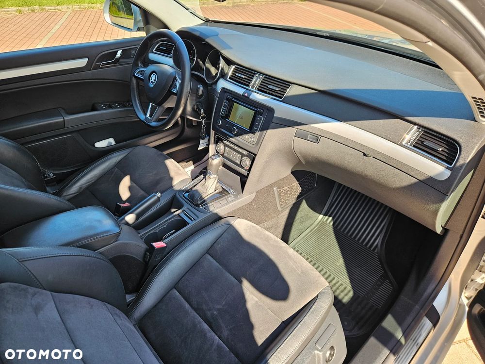 Skoda Superb 2.0 TDI Green tec 4x4 DSG Elegance - 8