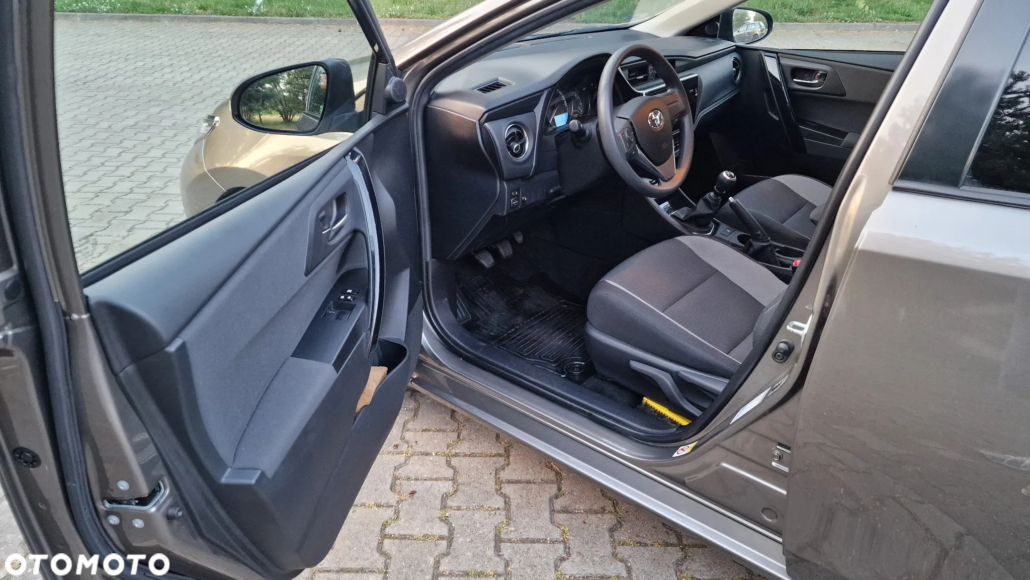Toyota Auris - 10