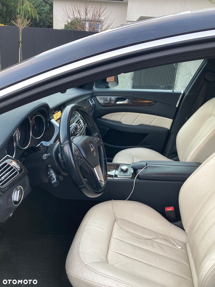 Mercedes-Benz CLS - 24