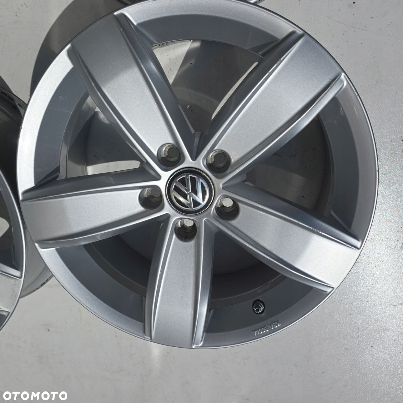 VW PASSAT B7 B8 CC TIGUAN II I T-ROC SHARAN GOLF VI VII CADDY 5x112 17 4X - 5