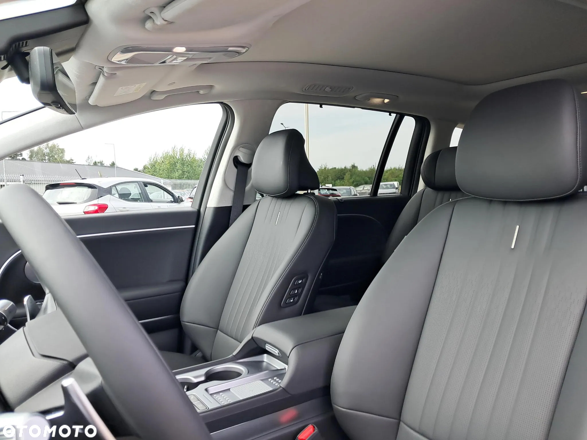 Hyundai IONIQ 9 110kWh Calligraphy AWD - 16