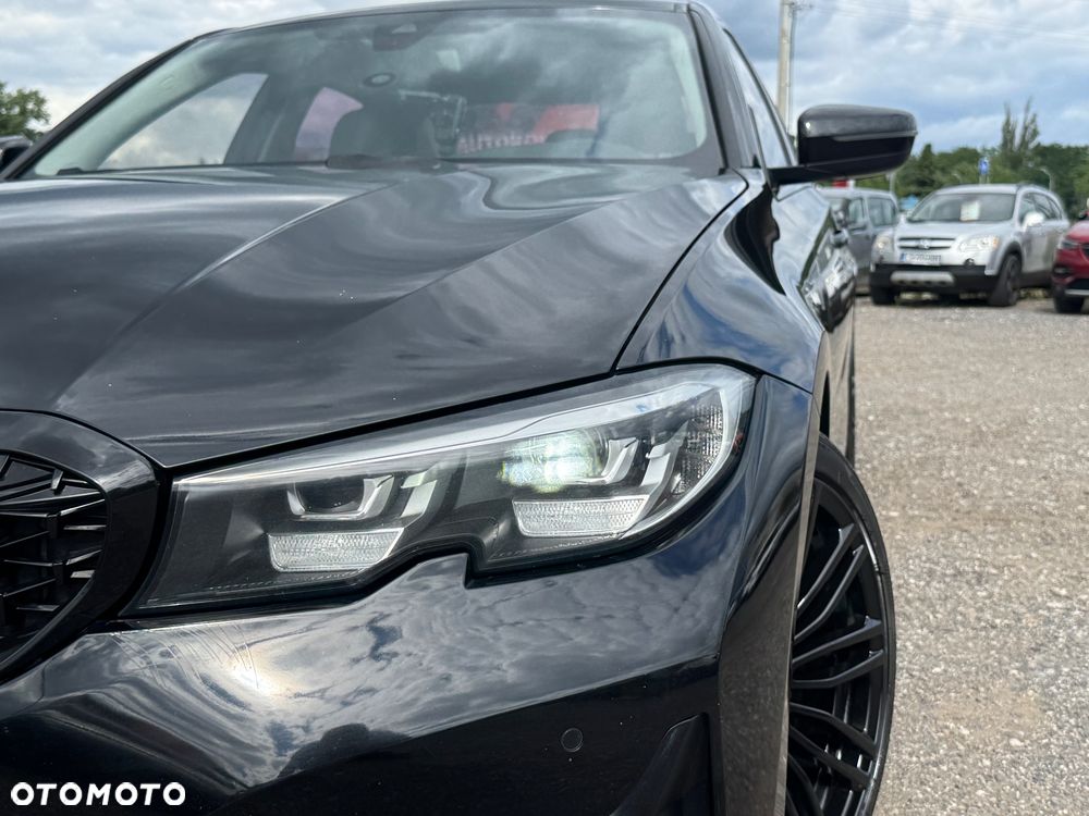 BMW Seria 3 318d Sport Line Shadow - 40