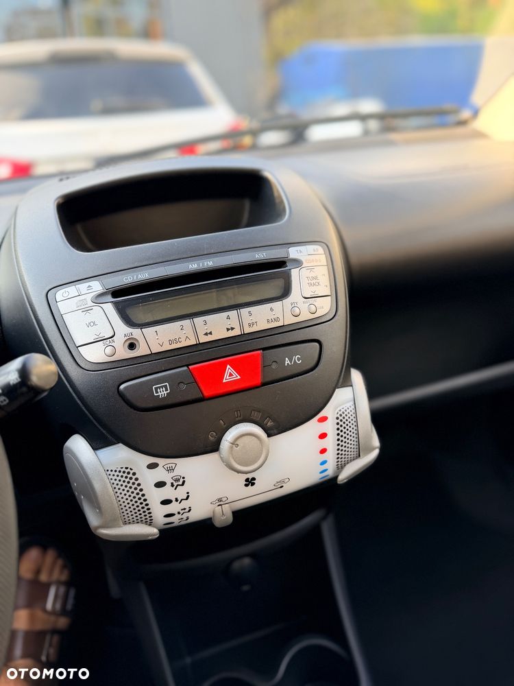 Toyota Aygo x-play - 22