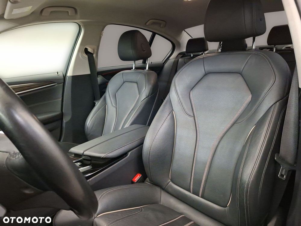 BMW Seria 5 520d Luxury Line - 13