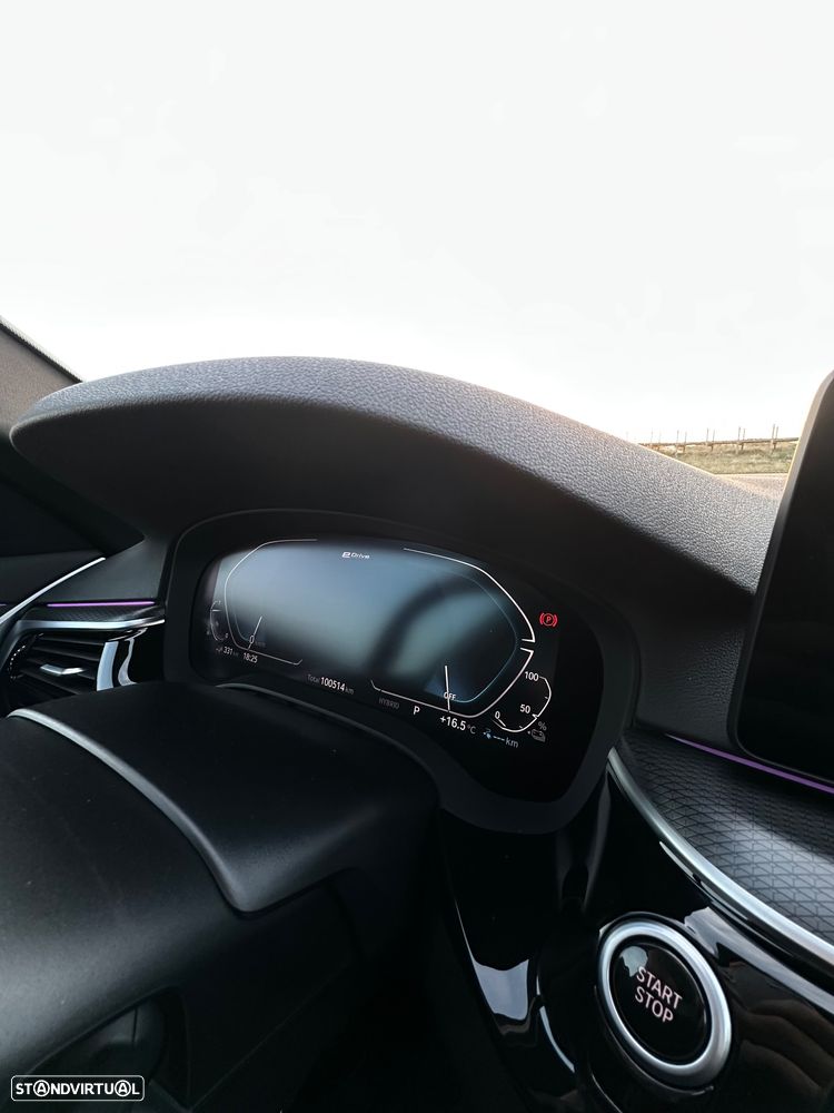 BMW 530 e Pack Desportivo M - 15