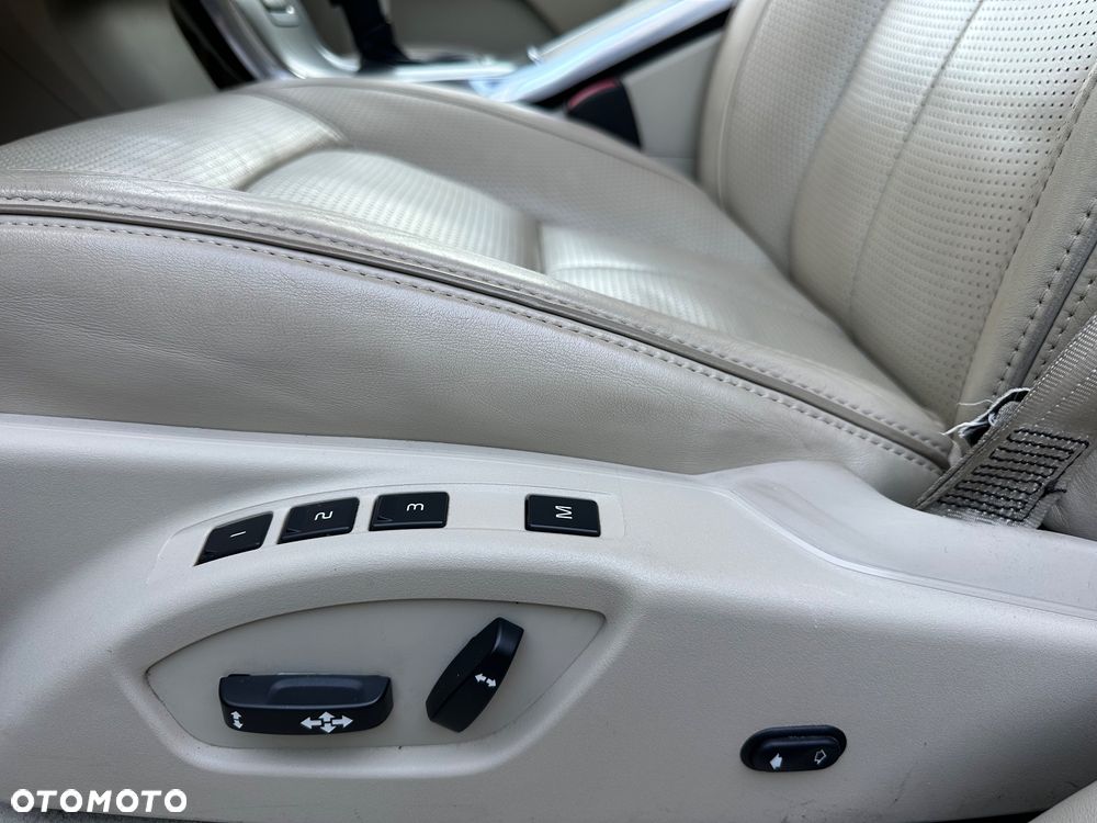 Volvo XC 70 D4 Geartronic Momentum - 20