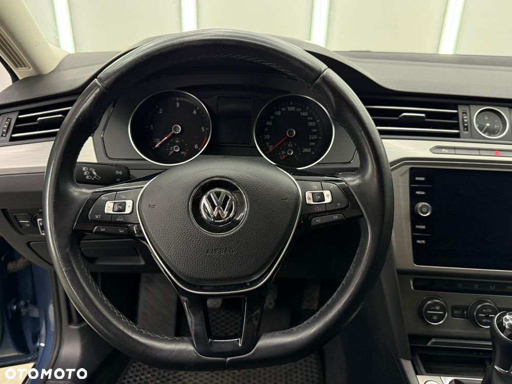 Volkswagen Passat 2.0 TDI BMT Comfortline - 30