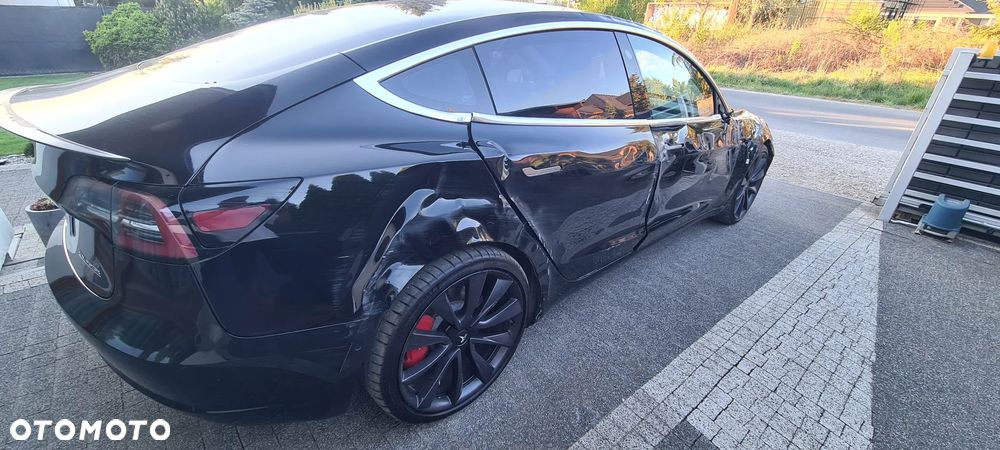 Tesla Model 3 - 9