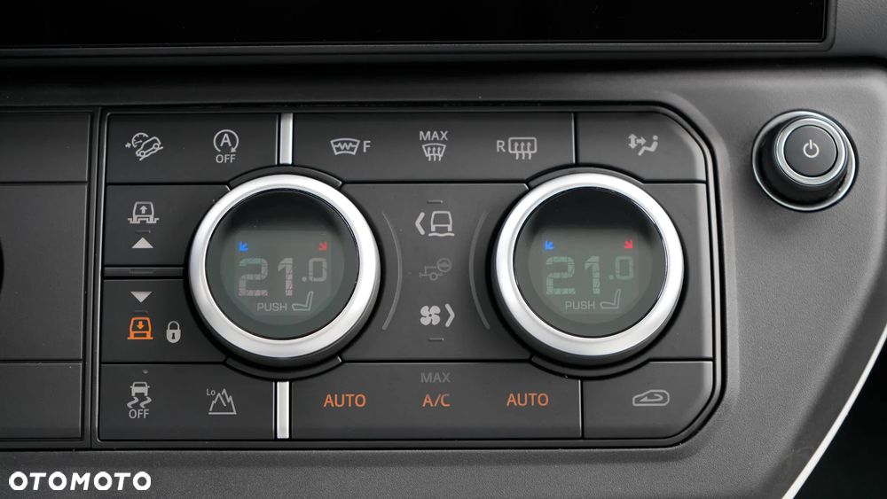 Land Rover Defender 3.0 D350 mHEV X-Dynamic HSE - 23