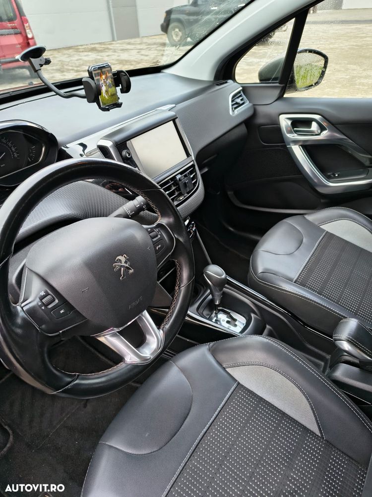 Peugeot 2008 1.2 PureTech Turbo EAT6 S&S Allure - 10