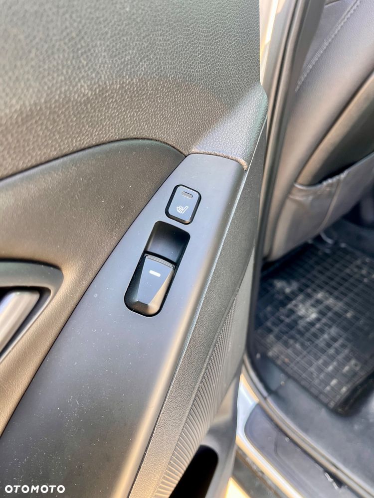 Hyundai ix35 2.0 CRDi 4WD Premium - 8