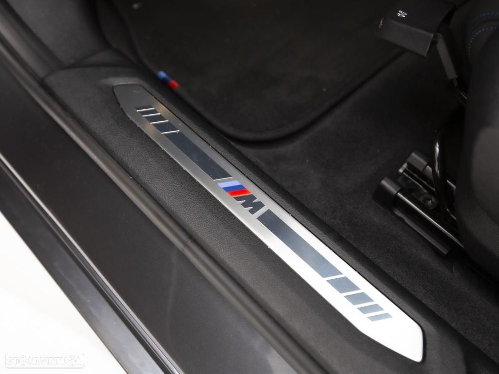 BMW 116 d Pack Desportivo M - 14