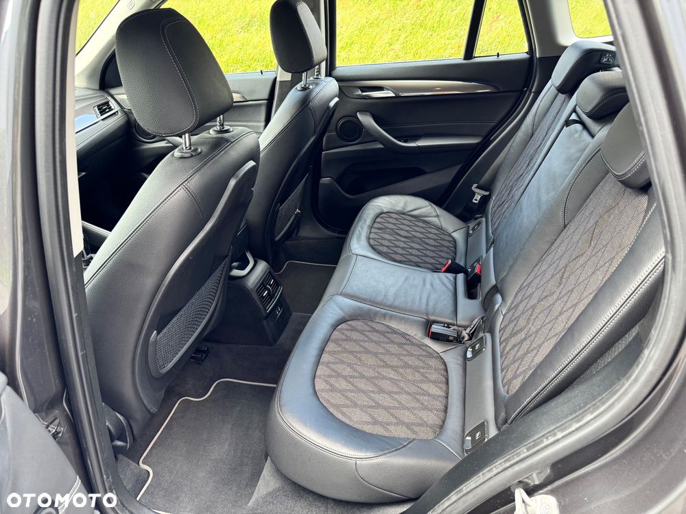 BMW X1 xDrive18d - 12