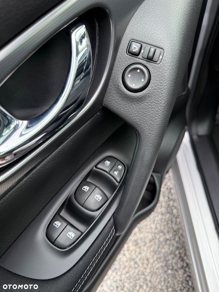 Nissan Qashqai 1.6 DIG-T Tekna - 33