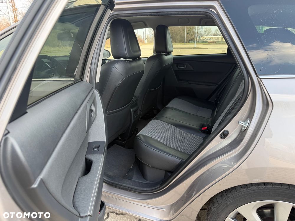 Toyota Auris 1.8 Executive - 14