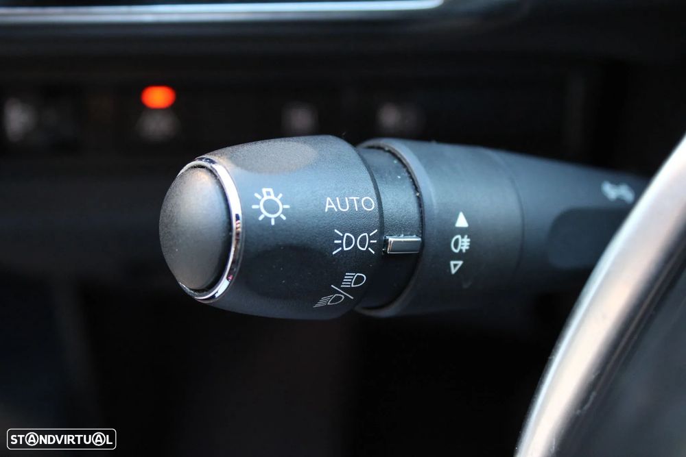 Peugeot 3008 1.6 Hybrid4 Allure e-EAT8 - 22