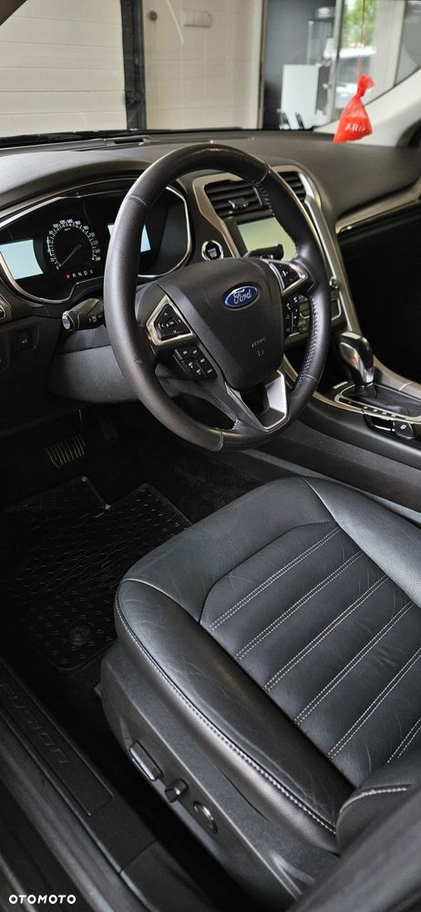 Ford Fusion - 15