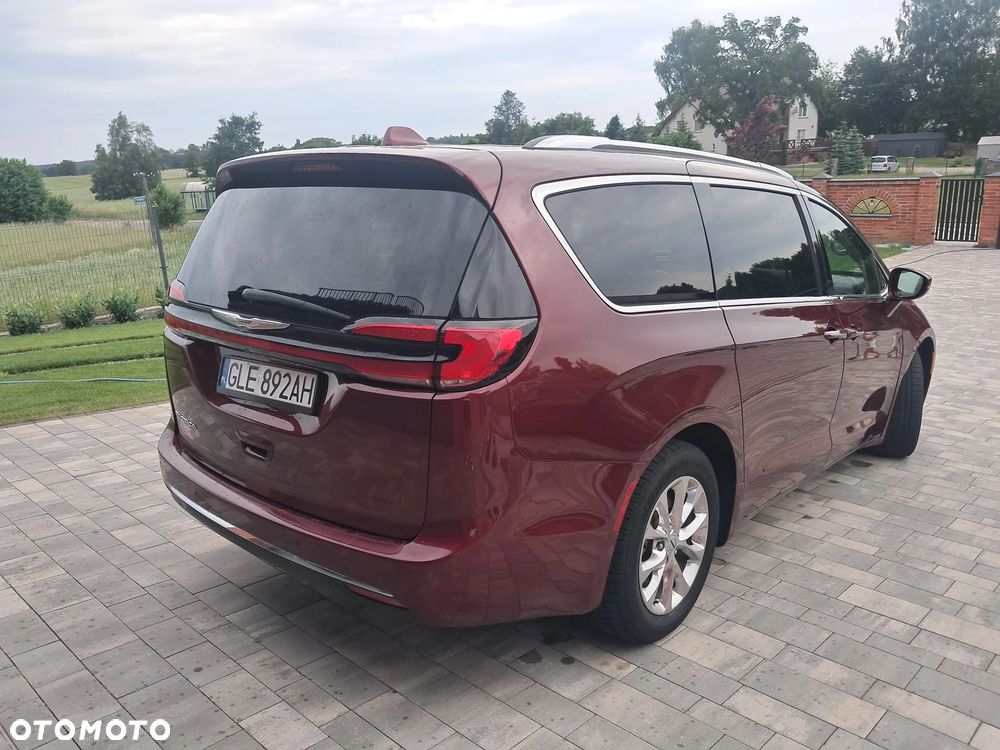 Chrysler Pacifica - 3
