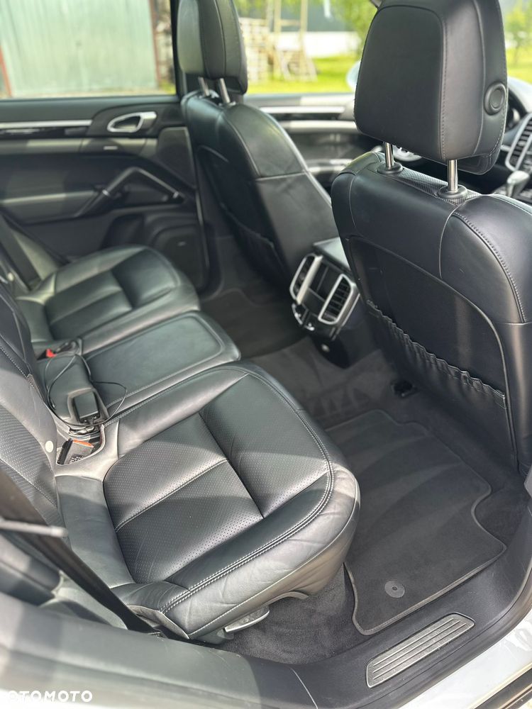 Porsche Cayenne Diesel Platinum Edition - 12