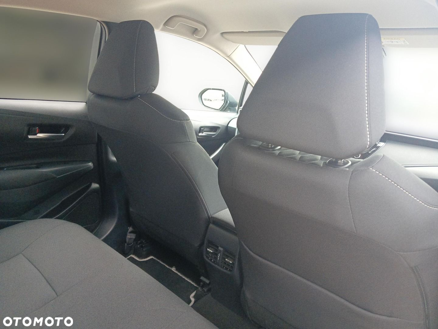 Toyota Corolla 1.8 Hybrid Comfort - 12
