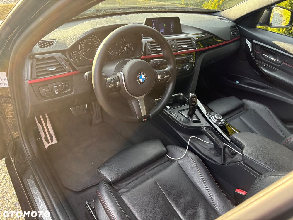 BMW Seria 3 330d M Sport - 14