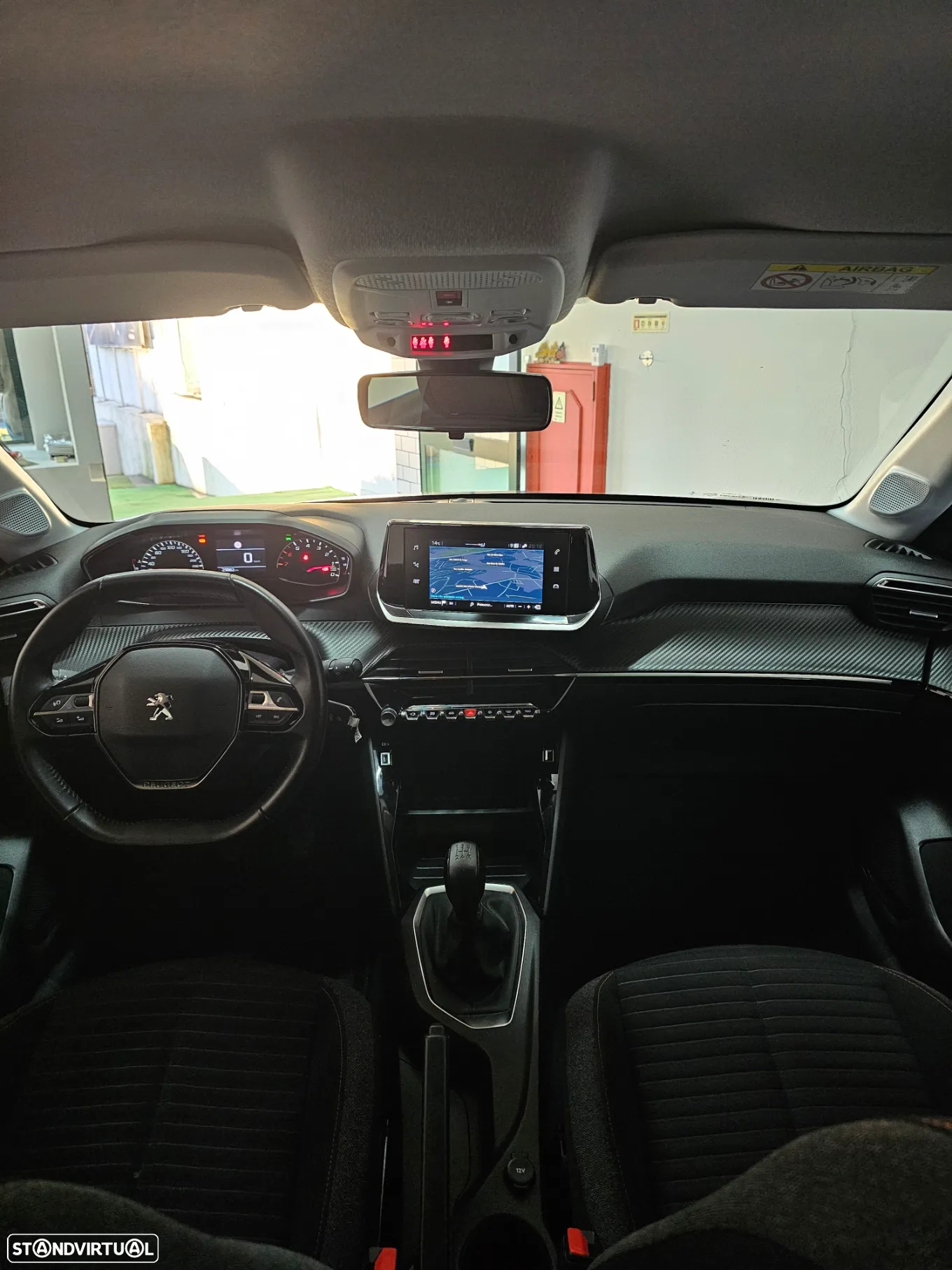 Peugeot 208 1.2 PureTech SE Style - 12