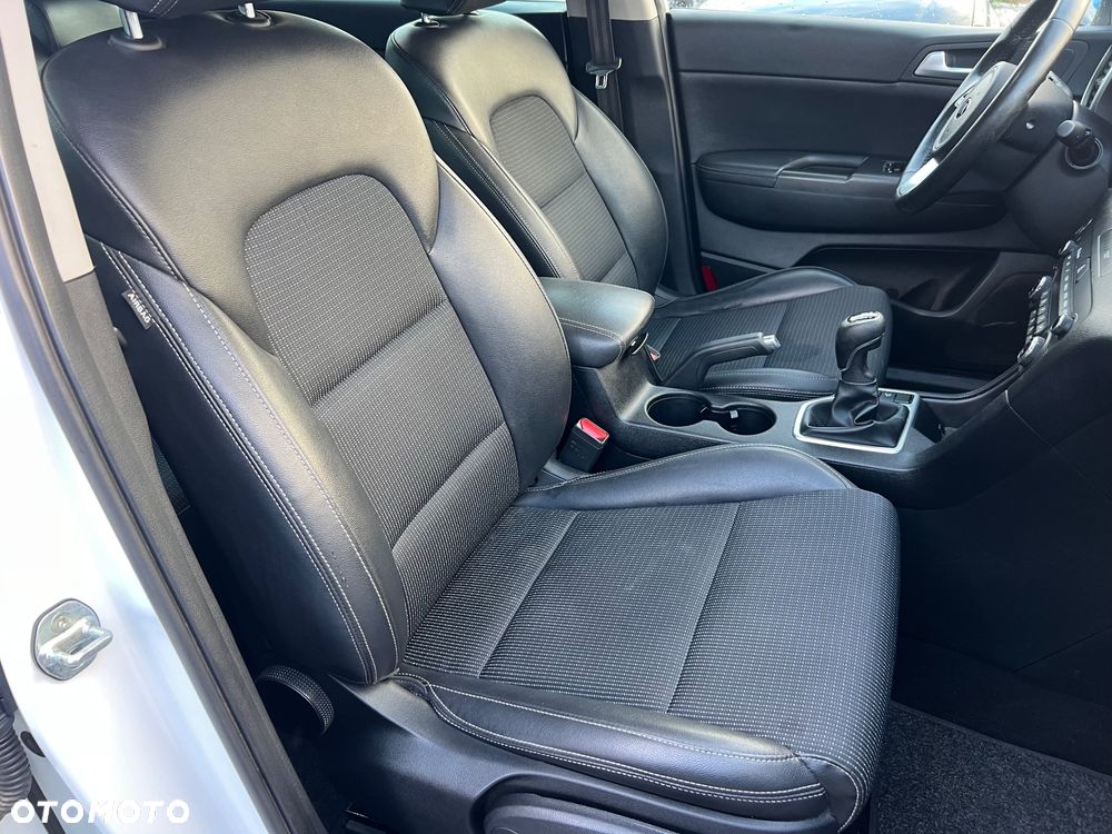 Kia Sportage 1.6 GDI 2WD Black Edition - 16