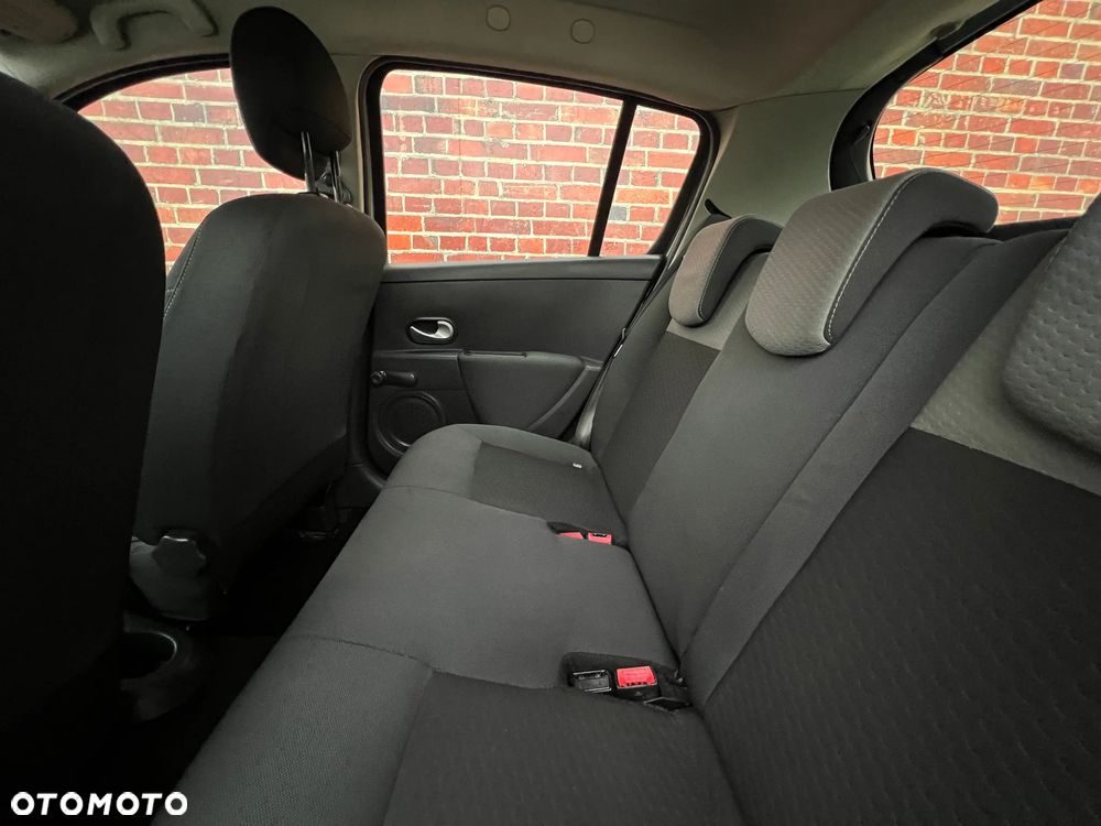 Renault Clio - 16
