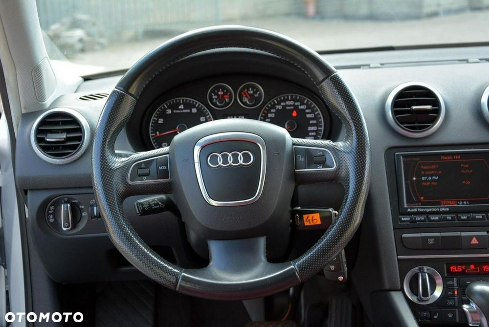Audi A3 Sportback 1.8 TFSI Attraction S tronic - 25