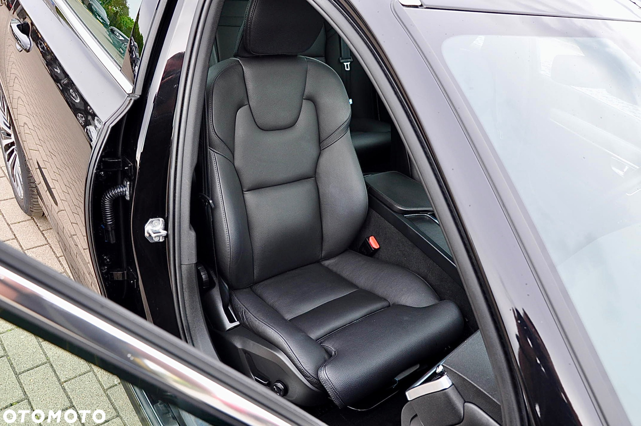 Volvo V90 D4 Geartronic Momentum Pro - 11