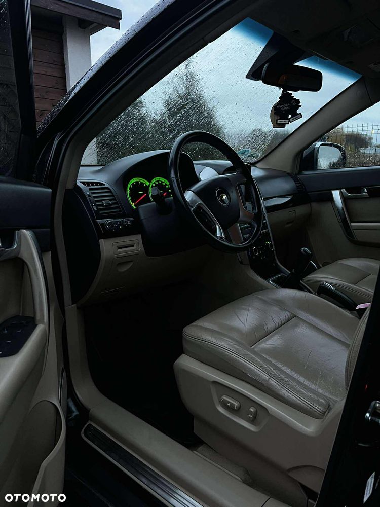 Chevrolet Captiva 2.0 d LT medium 5os - 8