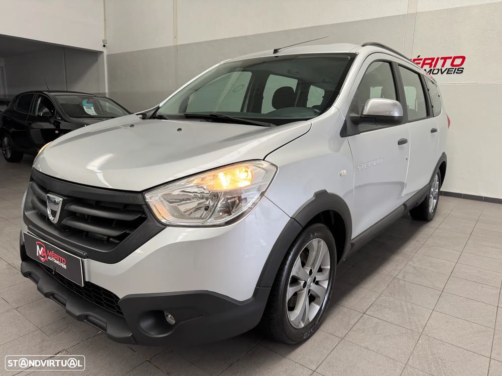 Dacia Lodgy dCi 110 Stepway - 1